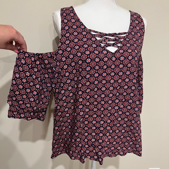 Arizona Jeans open shoulder tank - Picture 2 of 2